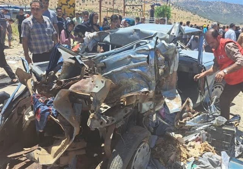 تصادف وحشتناک یک تریلی با ۲۵ خودرو در جاده یاسوج ـ شیراز‌