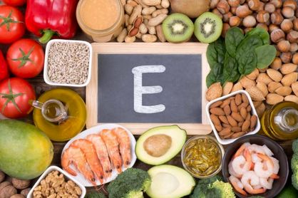 چرا زنان باید ویتامین E بخورند؟